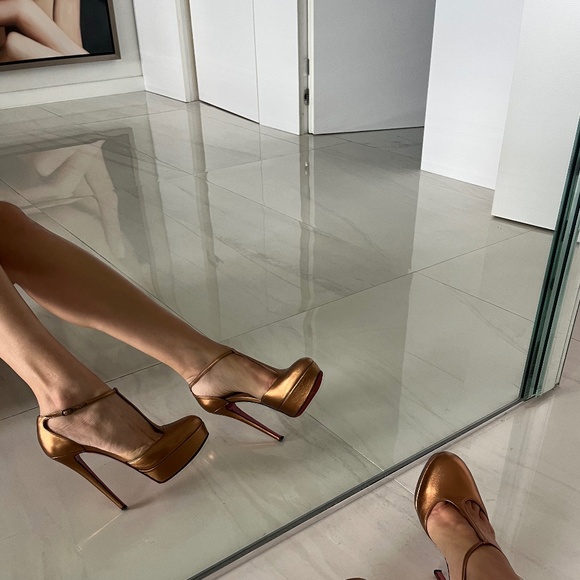 Christian louboutin t-strap platform heels - Picture 12 of 13